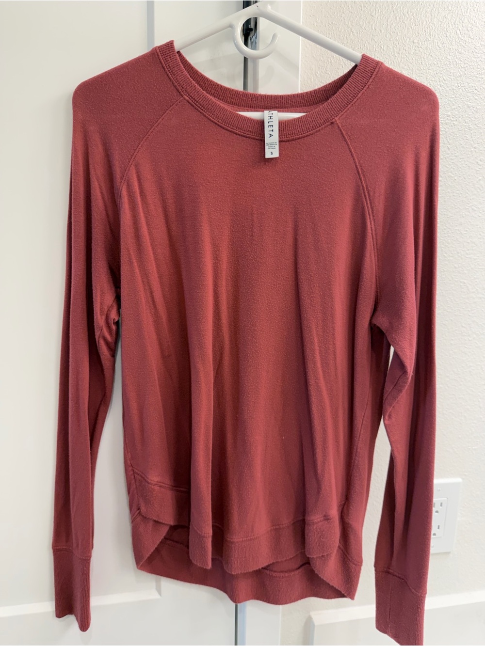 Athleta Lightweight Crew Pullover in Dusty Rose